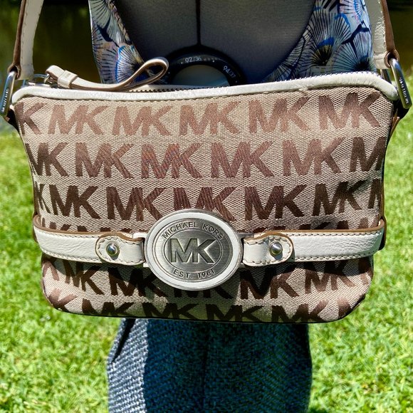 MK Michael Kors Jet Set Signature Logo Jacquard & Leather Demi Shoulder Bag Y2K - Picture 1 of 16